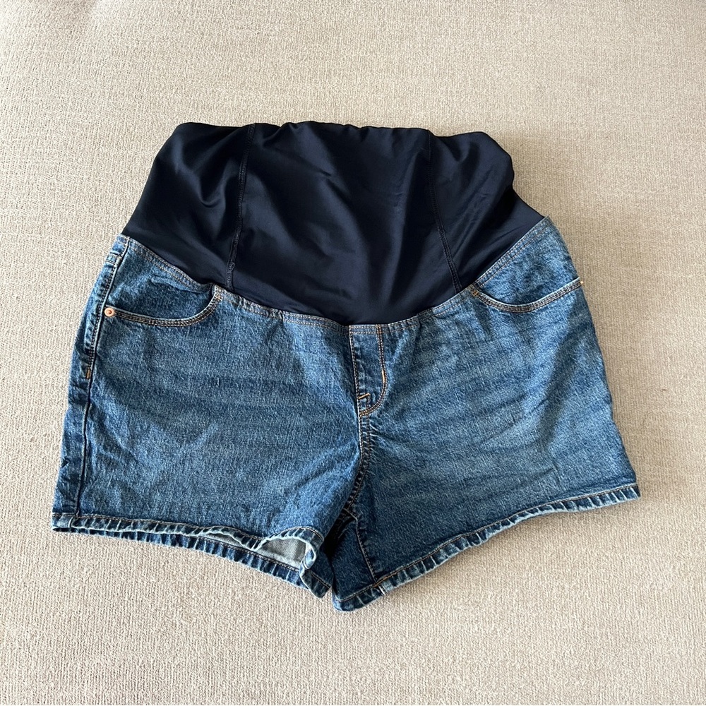 Ingrid & Isabel Women's Denim Maternity Shorts Size 14